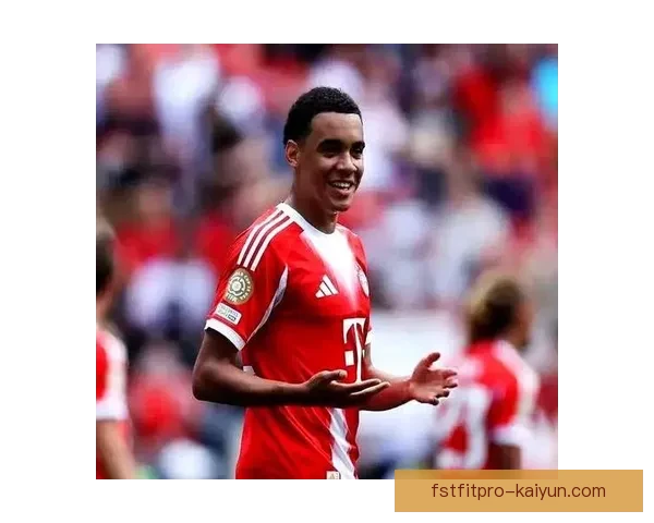 穆西亚拉与球迷互动方式多样，表现备受期待。